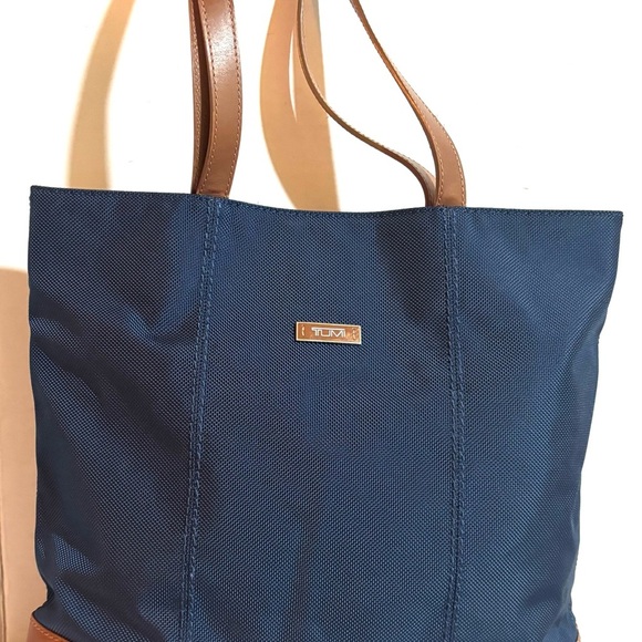 Tumi navy blue nylon shoulder handbag - Picture 4 of 9